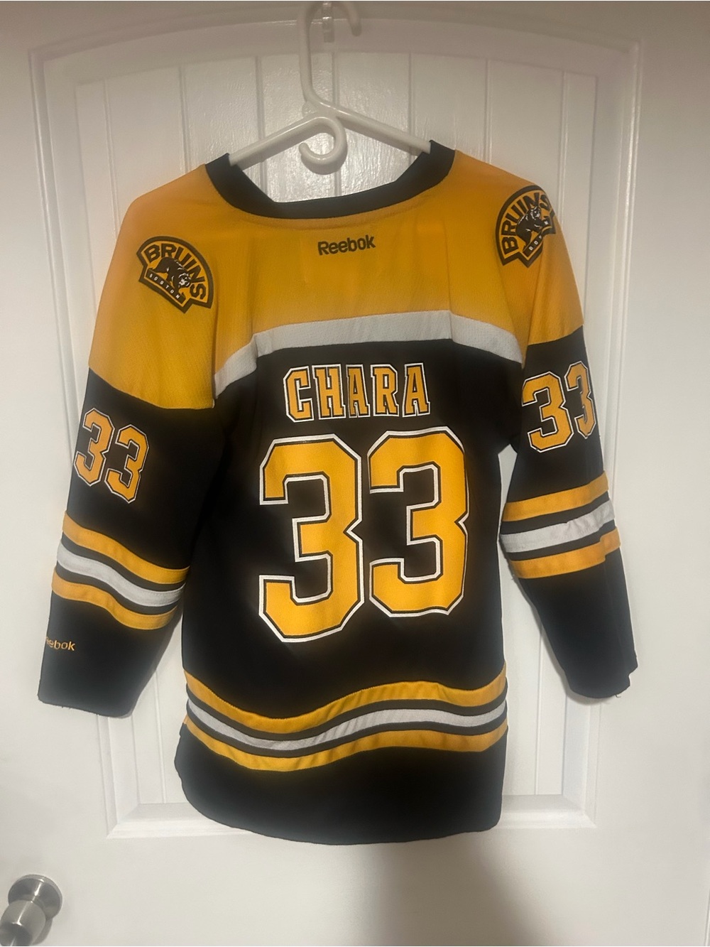 Reebok Youth Boston Bruins #33 Chara Black & Yellow Hockey Jersey